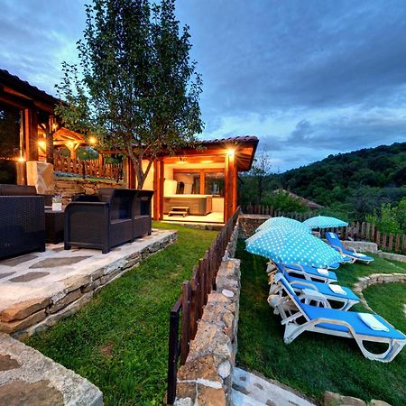 House Maya Triavna Exterior foto
