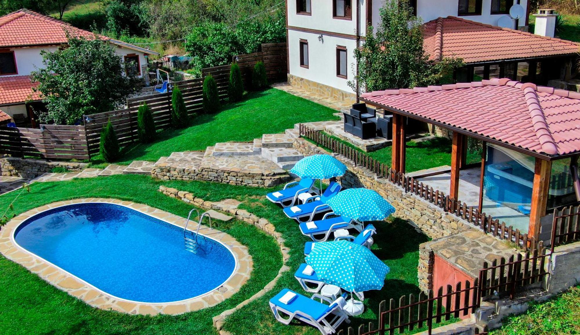 House Maya Triavna Exterior foto