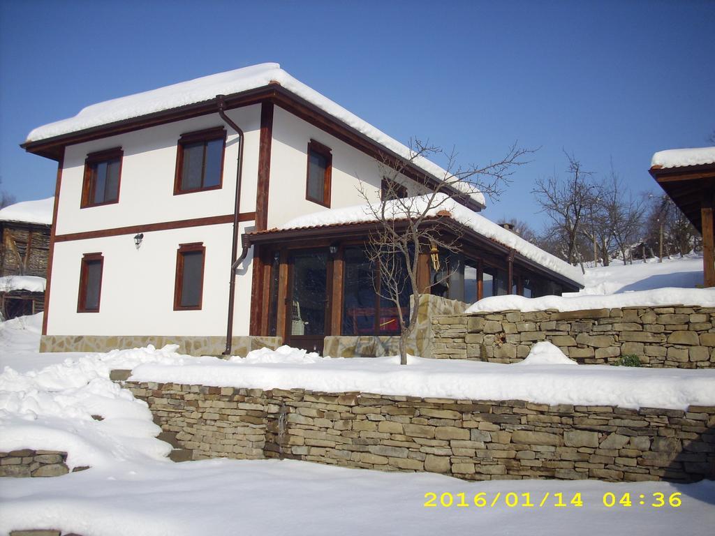 House Maya Triavna Exterior foto